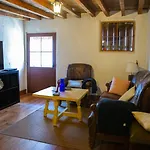 La Casita De La Corredera * 칸델레다